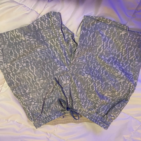 LuluLemon digit camo shorts - Picture 2 of 2